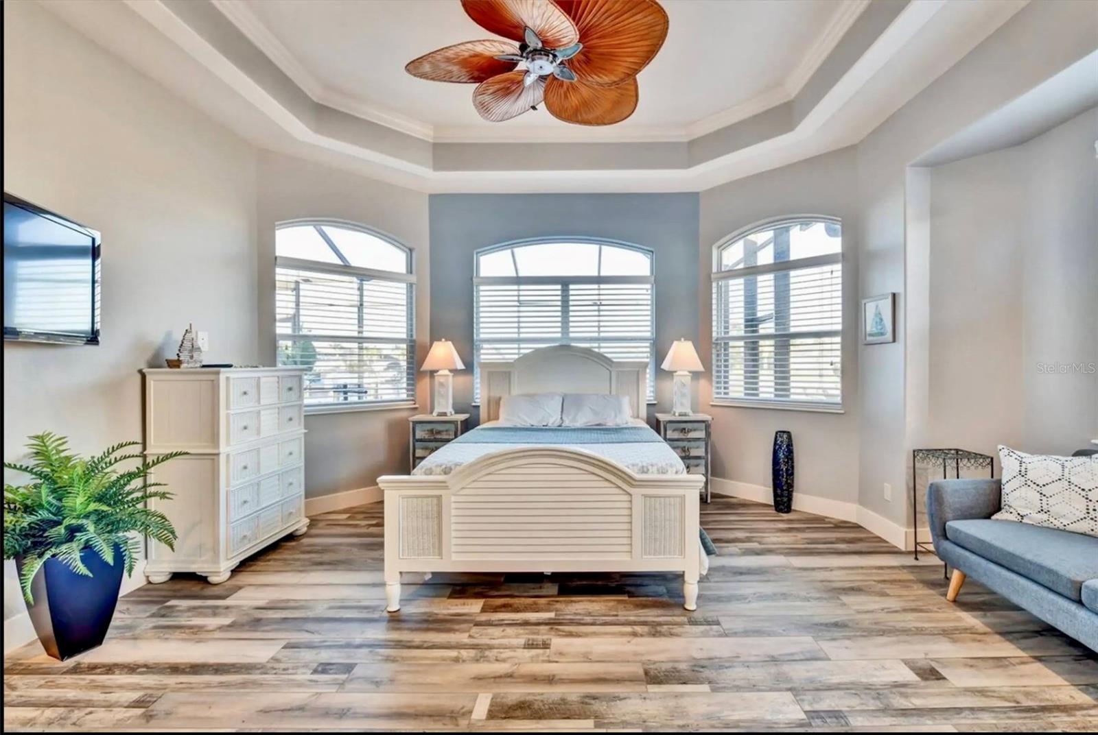 Image 27 of 46 For 5024 17th Avenue