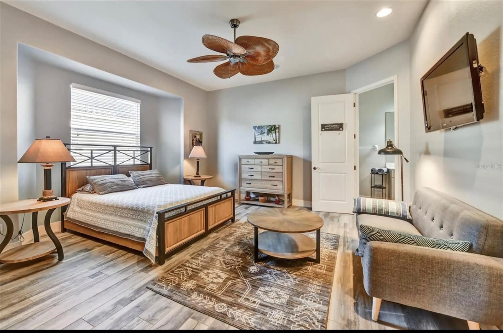 Image 31 of 46 For 5024 17th Avenue