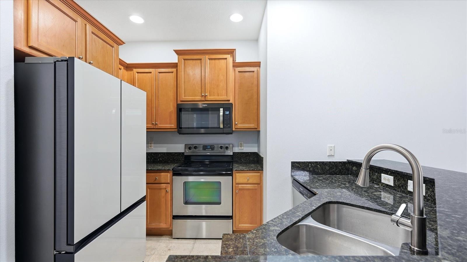 Image 3 of 35 For 7839 Limestone Lane 12-204
