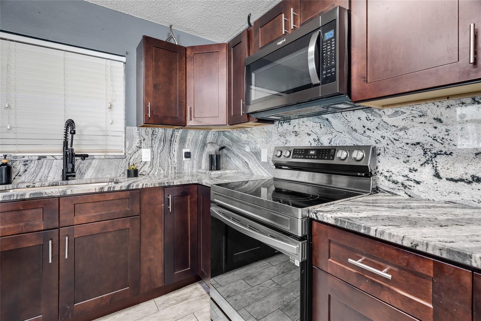 Image 10 of 23 For 1289 42nd Street