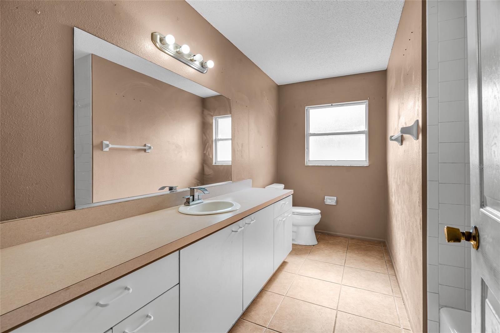 Image 16 of 23 For 1289 42nd Street