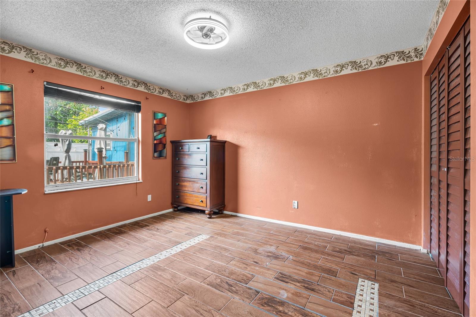 Image 20 of 23 For 1289 42nd Street