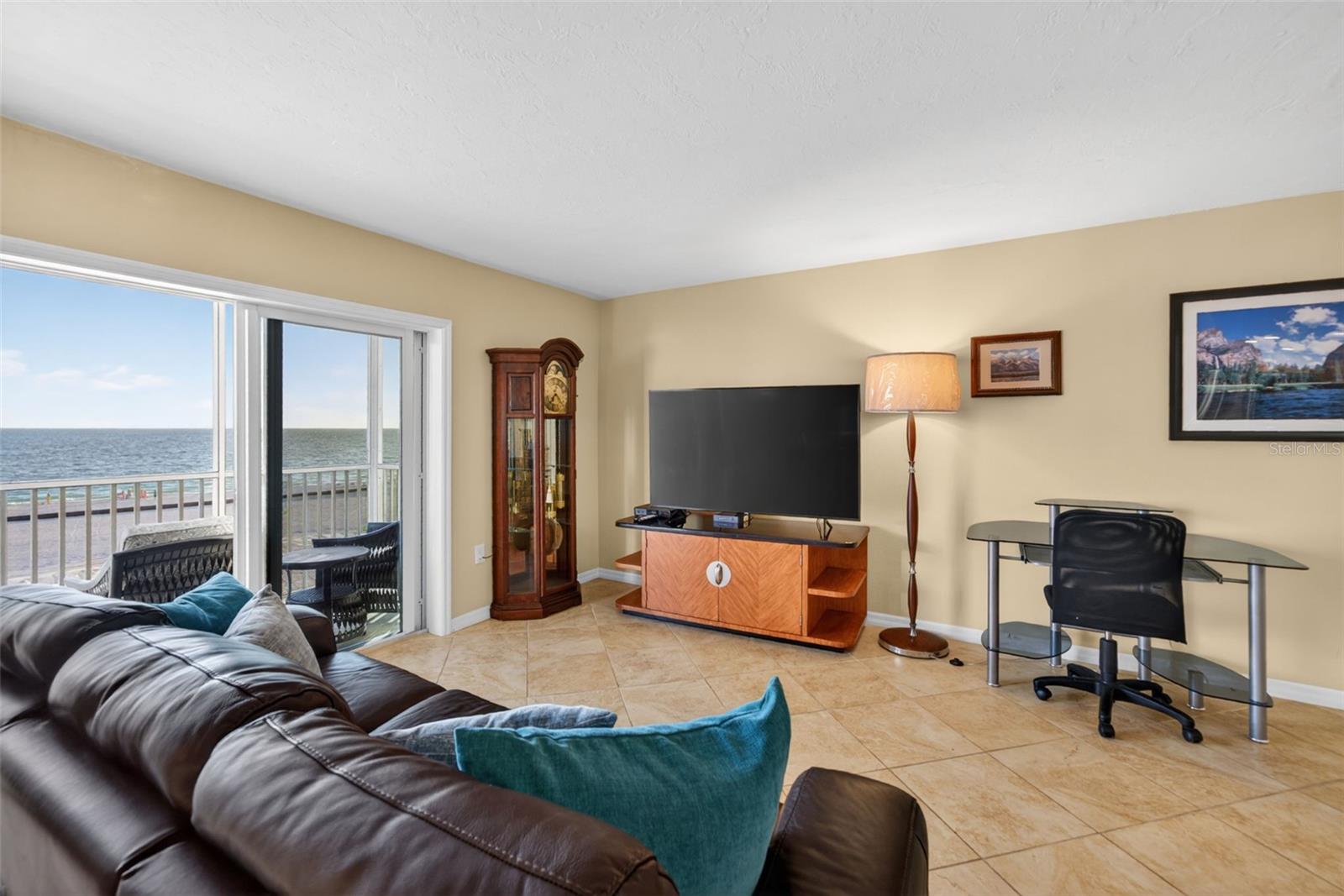 Image 11 of 98 For 800 Benjamin Franklin Drive 509