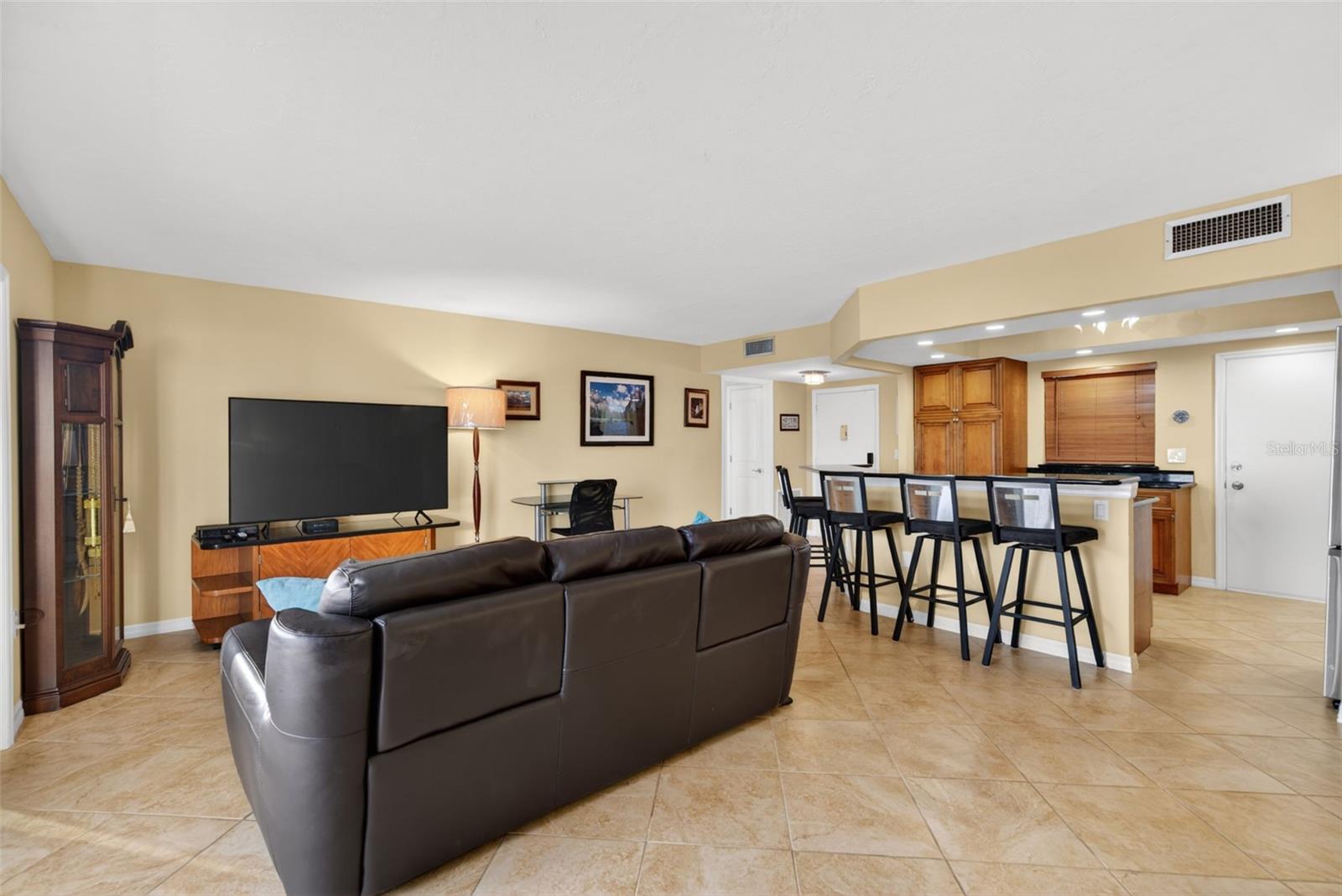 Image 12 of 98 For 800 Benjamin Franklin Drive 509