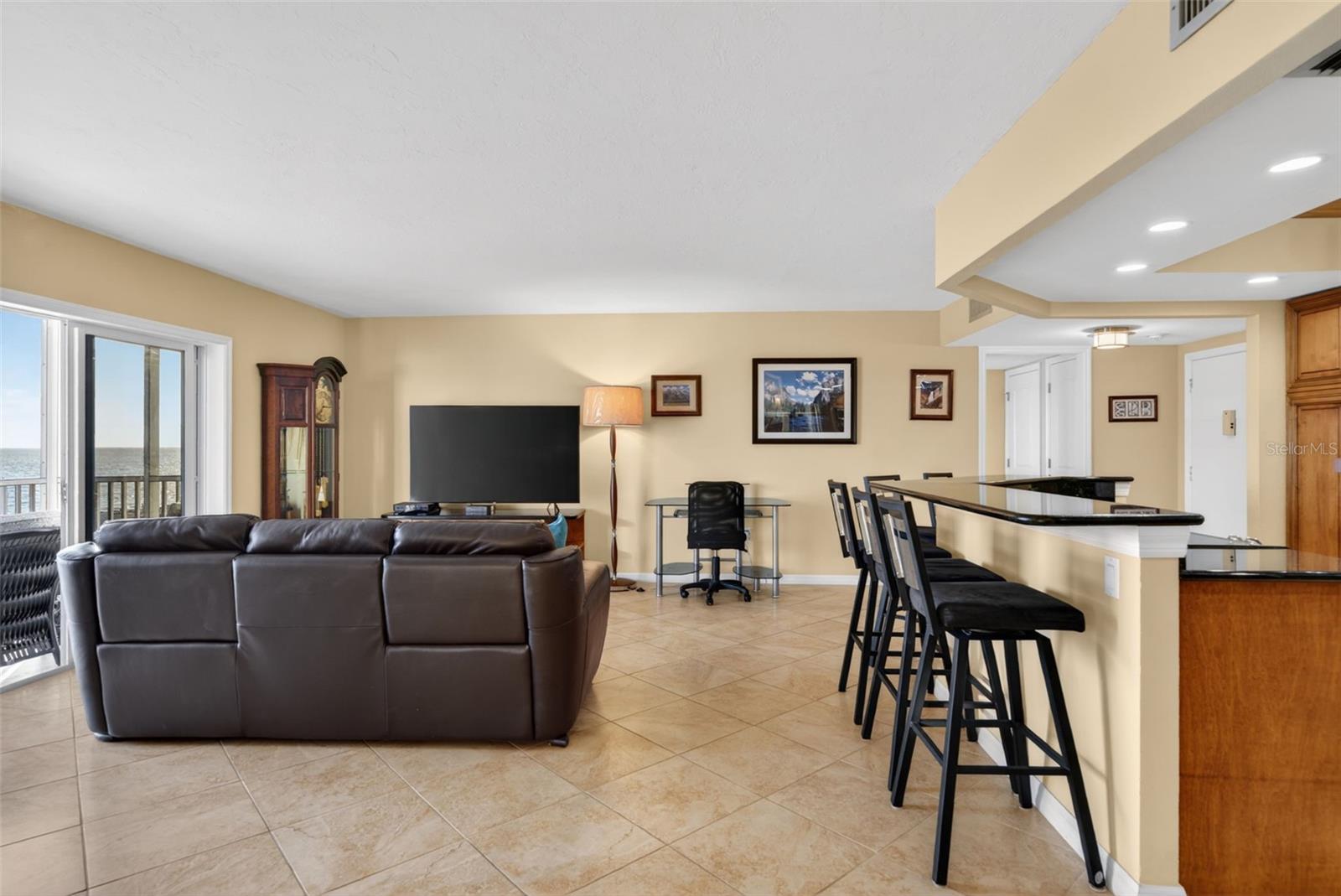 Image 13 of 98 For 800 Benjamin Franklin Drive 509