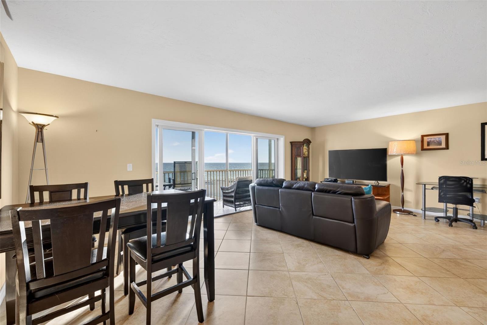 Image 14 of 98 For 800 Benjamin Franklin Drive 509