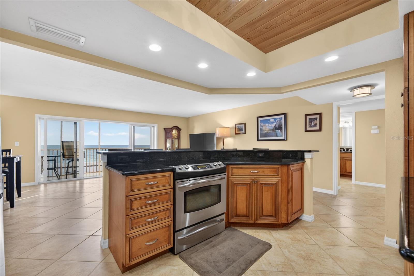 Image 20 of 98 For 800 Benjamin Franklin Drive 509