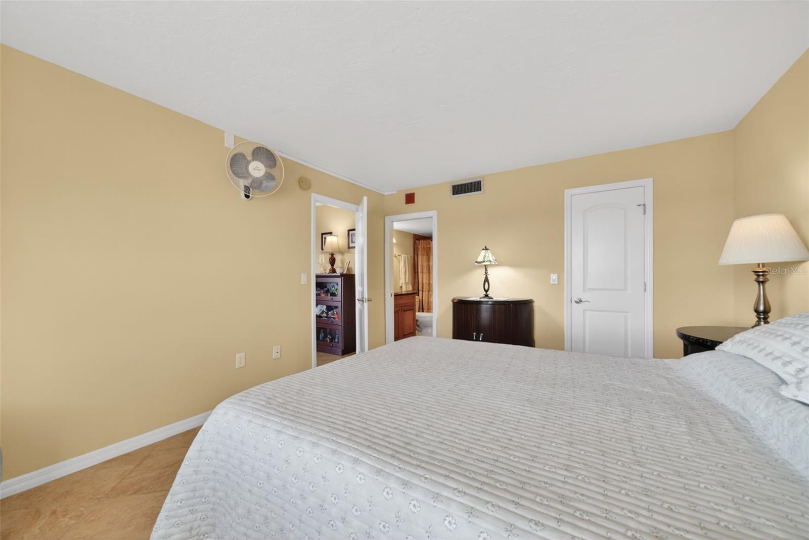 Image 32 of 98 For 800 Benjamin Franklin Drive 509