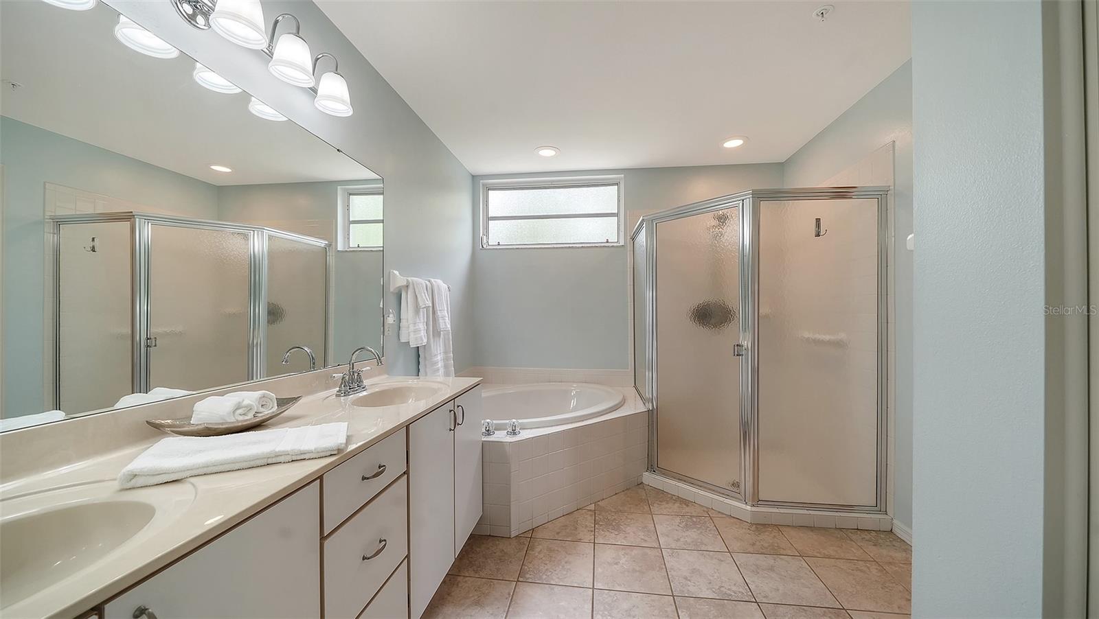 Image 18 of 56 For 8901 Veranda Way 111