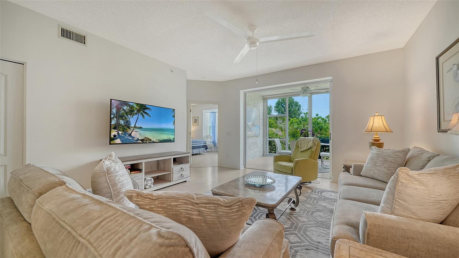 Image 4 of 56 For 8901 Veranda Way 111