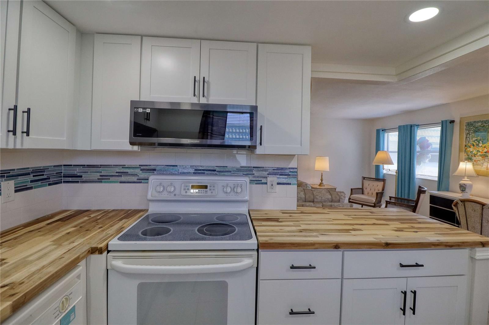 Image 16 of 39 For 101 Cambridge Trail 196