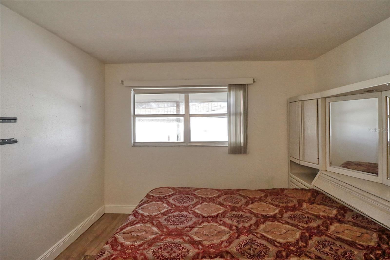 Image 18 of 39 For 101 Cambridge Trail 196