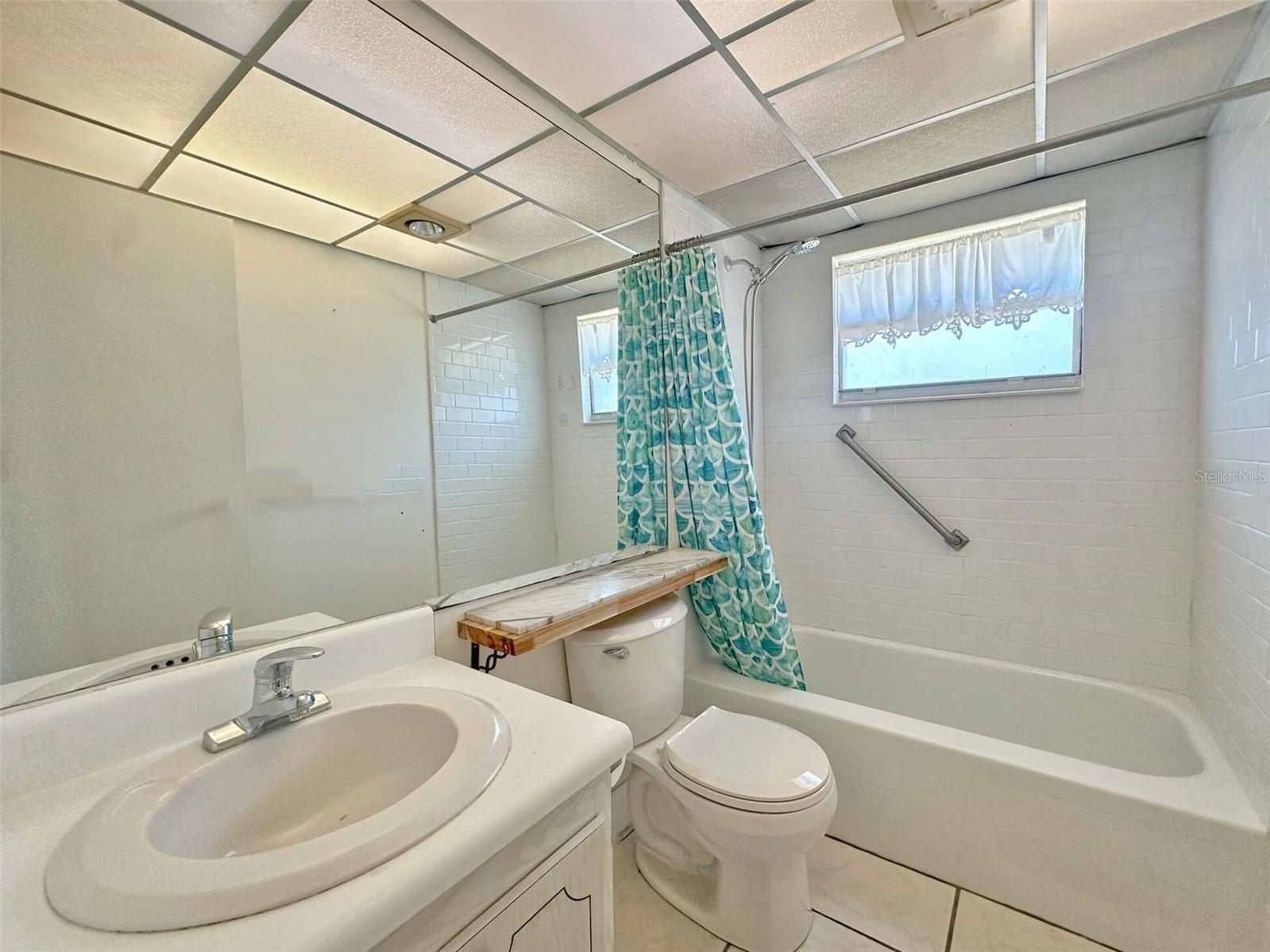 Image 21 of 39 For 101 Cambridge Trail 196