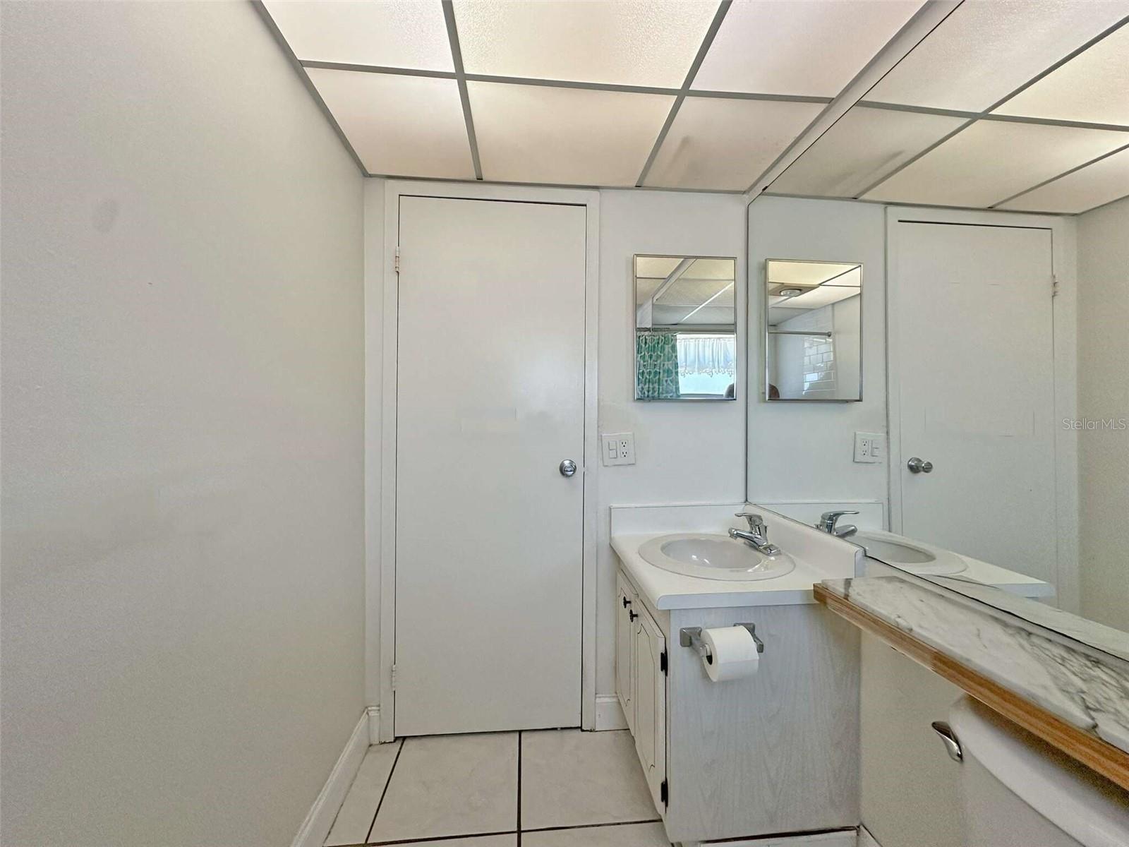 Image 22 of 39 For 101 Cambridge Trail 196