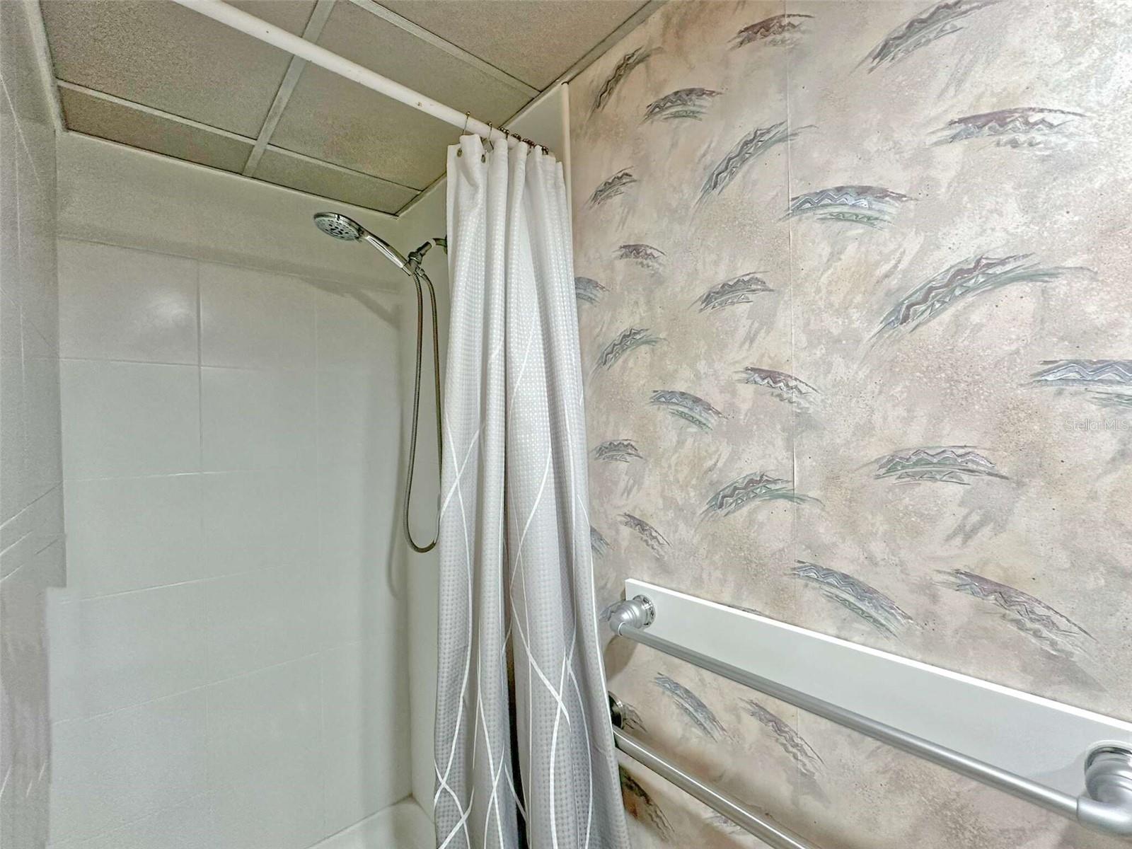 Image 28 of 39 For 101 Cambridge Trail 196