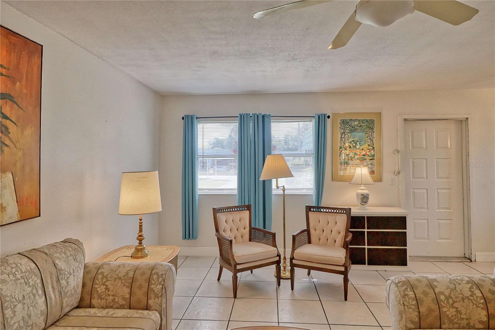 Image 5 of 39 For 101 Cambridge Trail 196