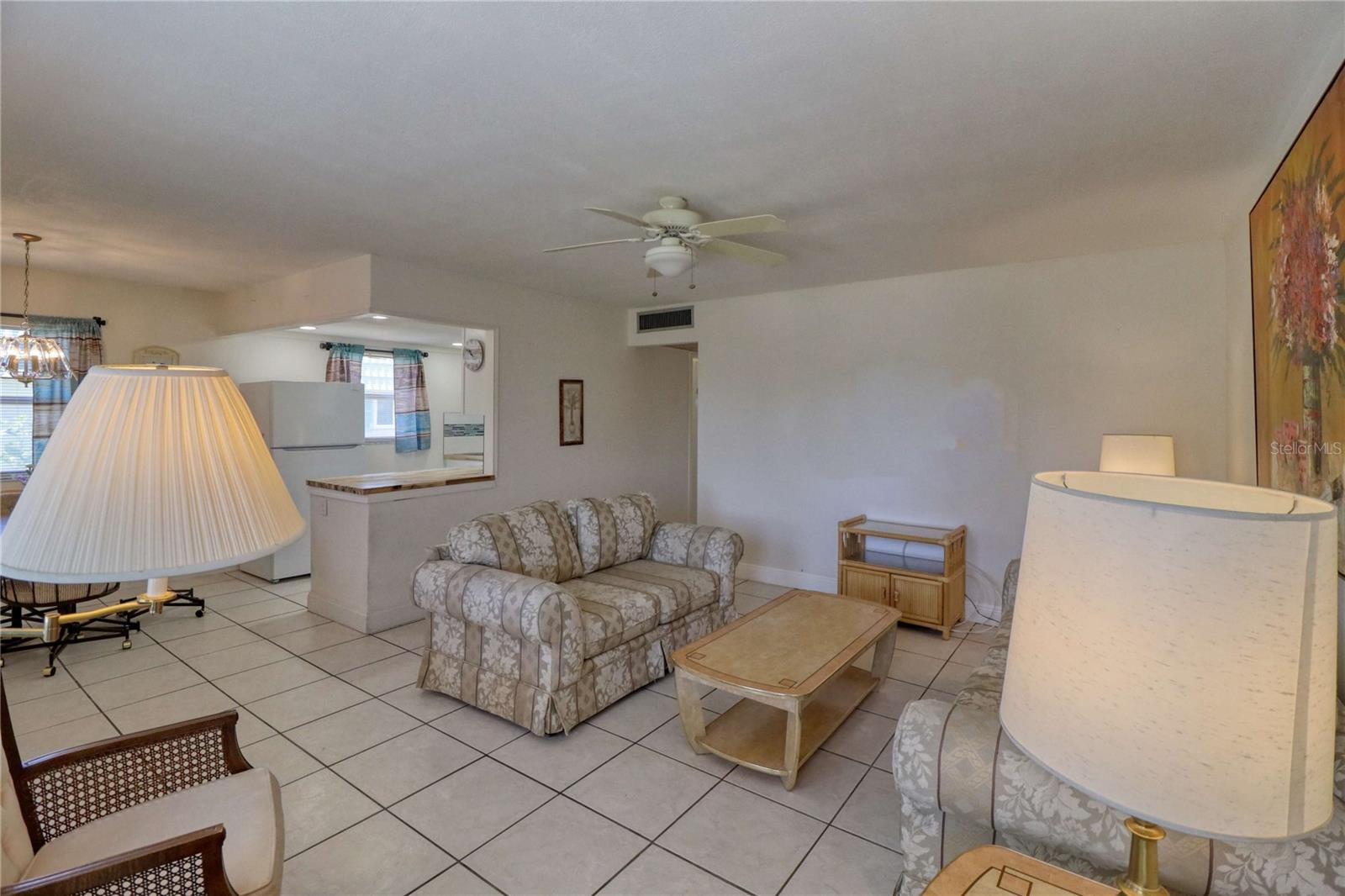 Image 6 of 39 For 101 Cambridge Trail 196