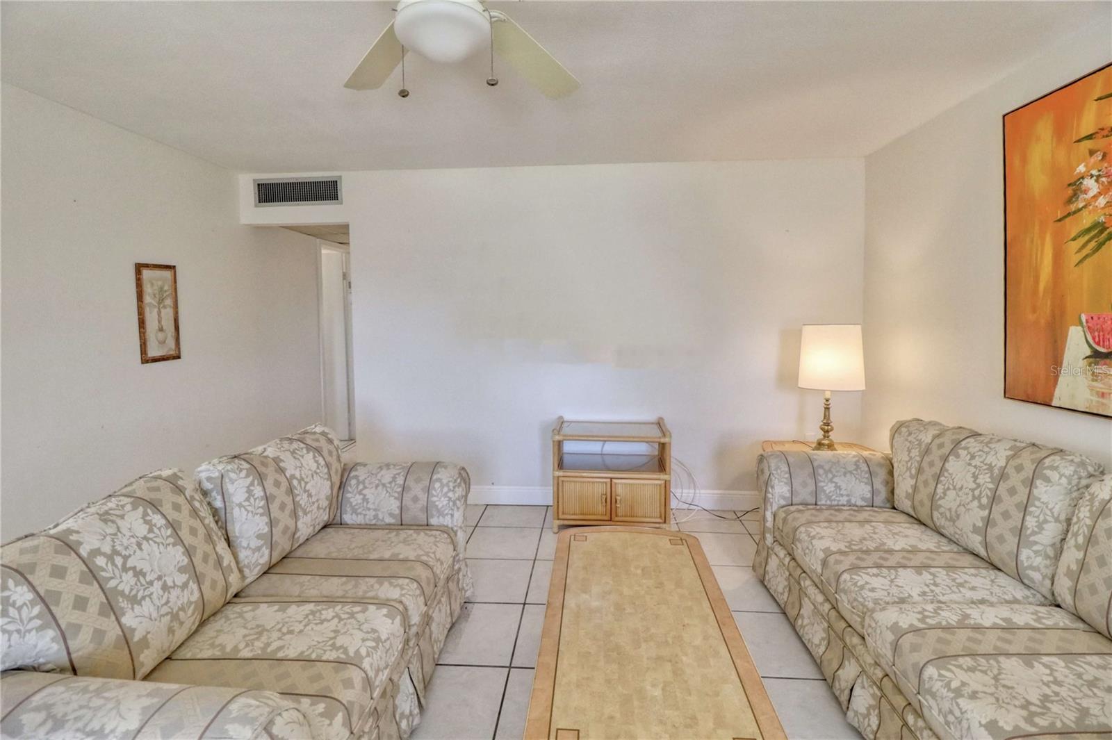 Image 7 of 39 For 101 Cambridge Trail 196