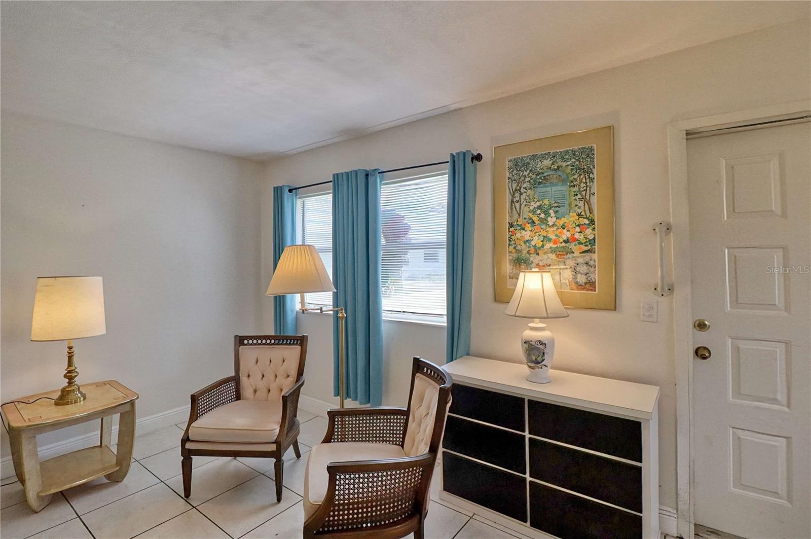 Image 9 of 39 For 101 Cambridge Trail 196