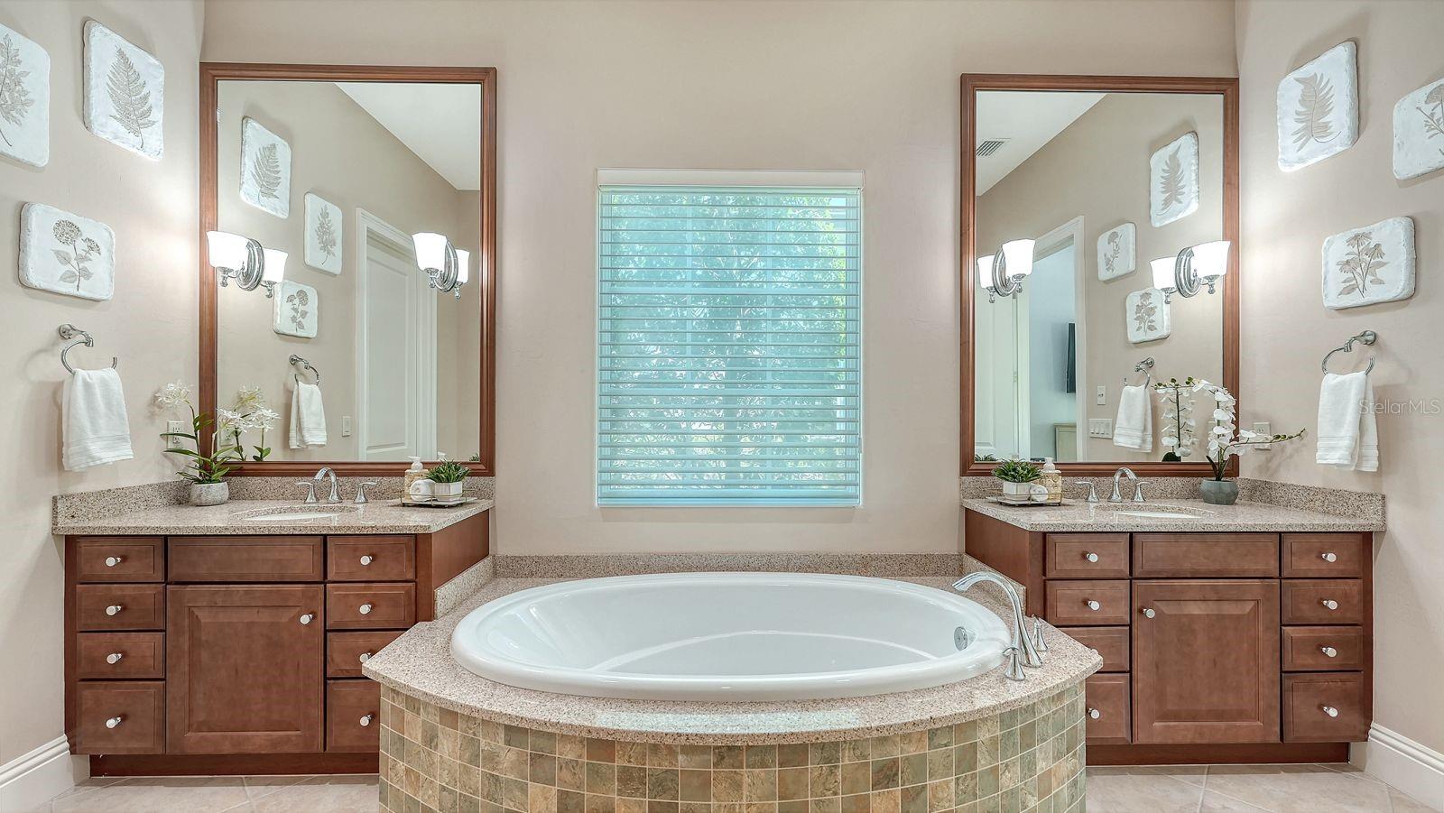 Image 31 of 83 For 7975 Matera Court