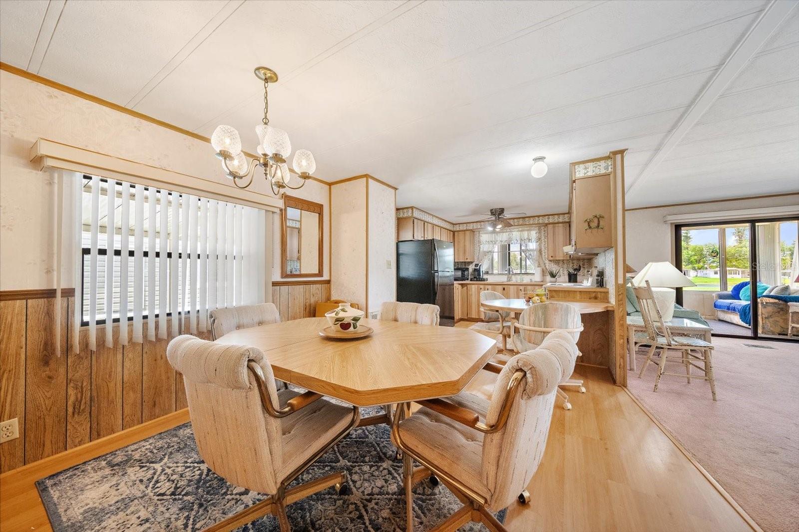 Image 11 of 32 For 132 Lakeview Drive 132