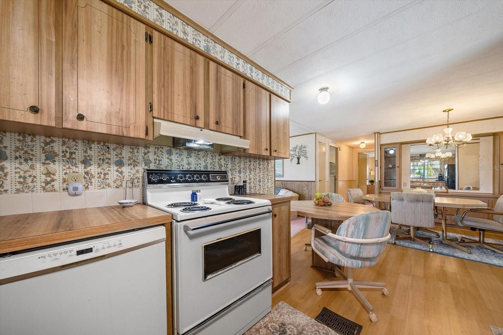 Image 16 of 32 For 132 Lakeview Drive 132