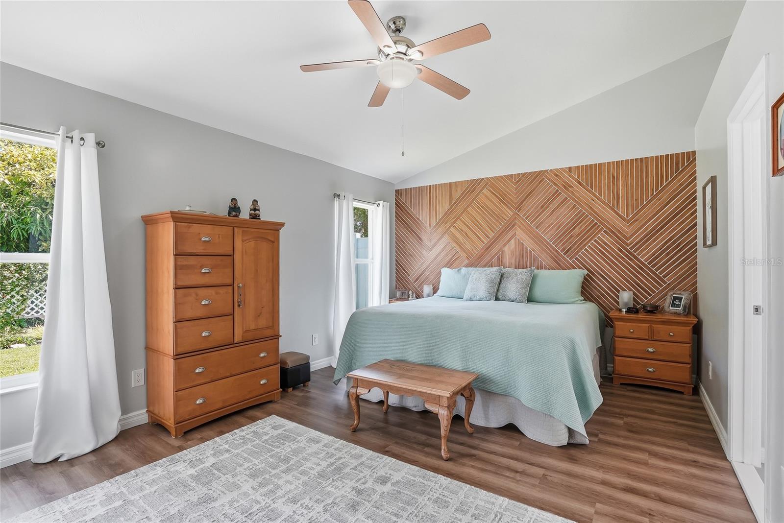 Image 31 of 69 For 4839 14th Avenue E