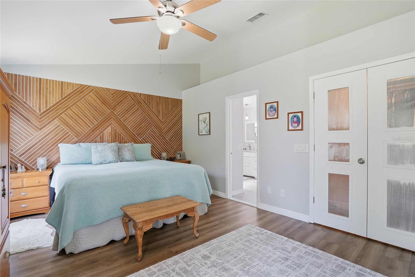 Image 32 of 69 For 4839 14th Avenue E