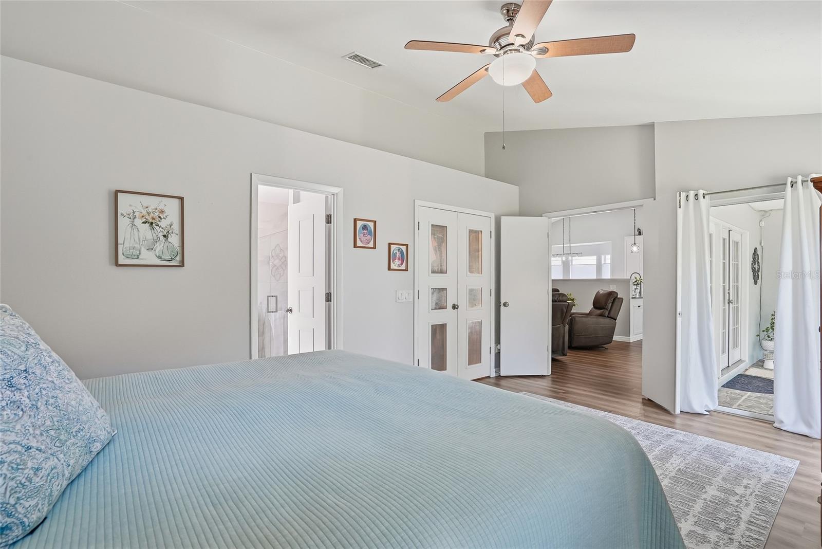 Image 33 of 69 For 4839 14th Avenue E