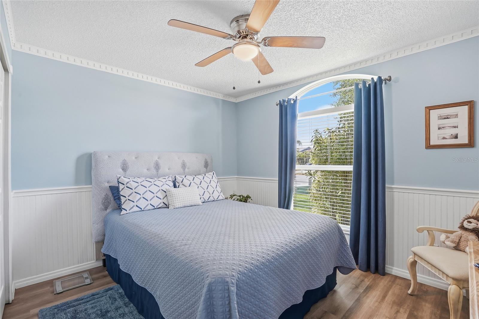 Image 38 of 69 For 4839 14th Avenue E