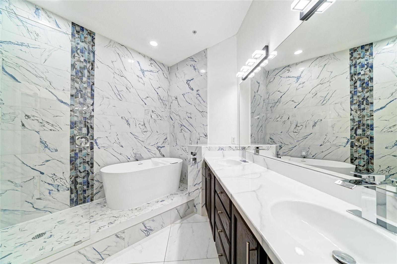 Image 18 of 35 For 8261 Miramar Way 202