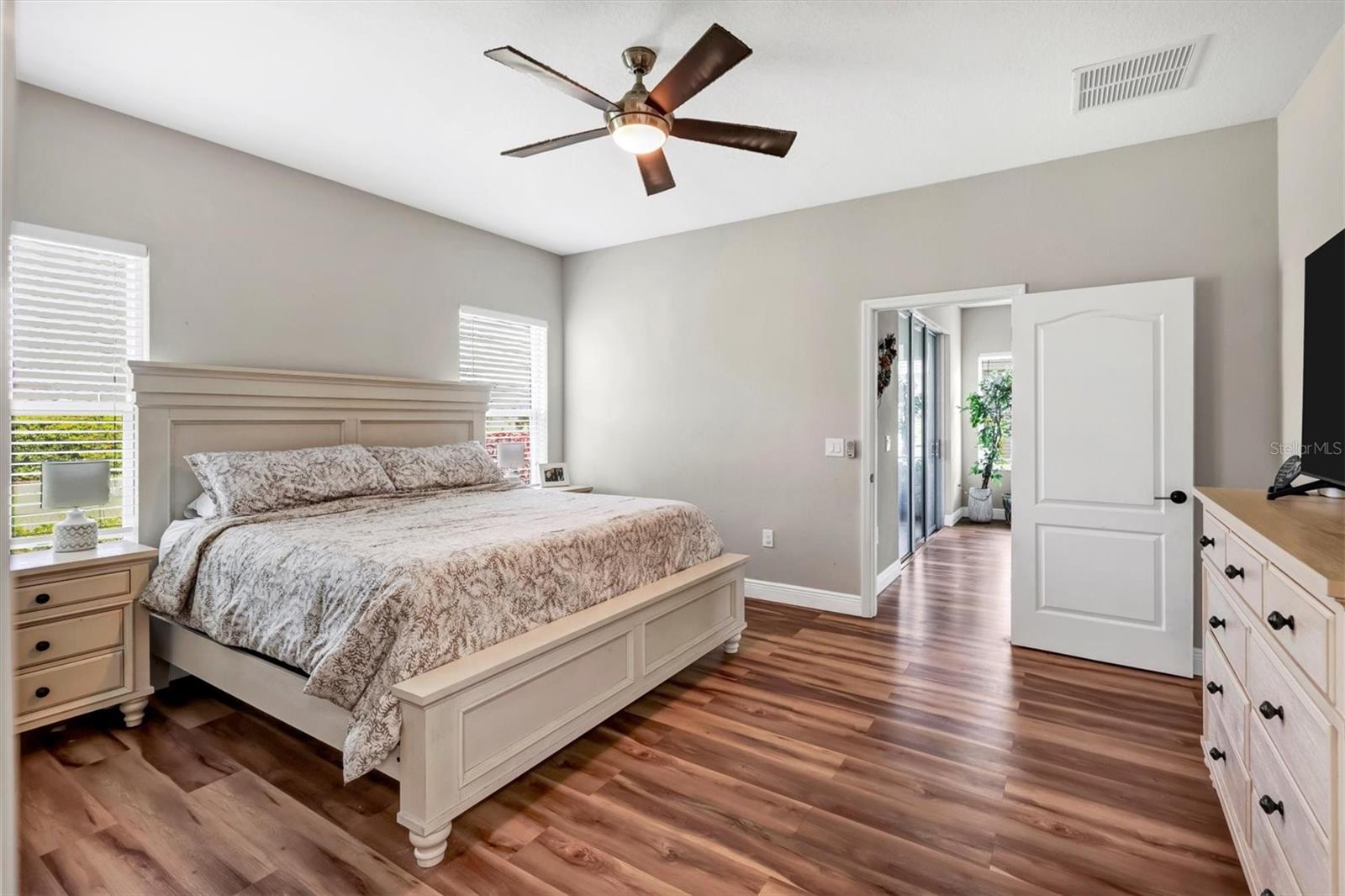 Image 20 of 70 For 1307 Thornbury Drive