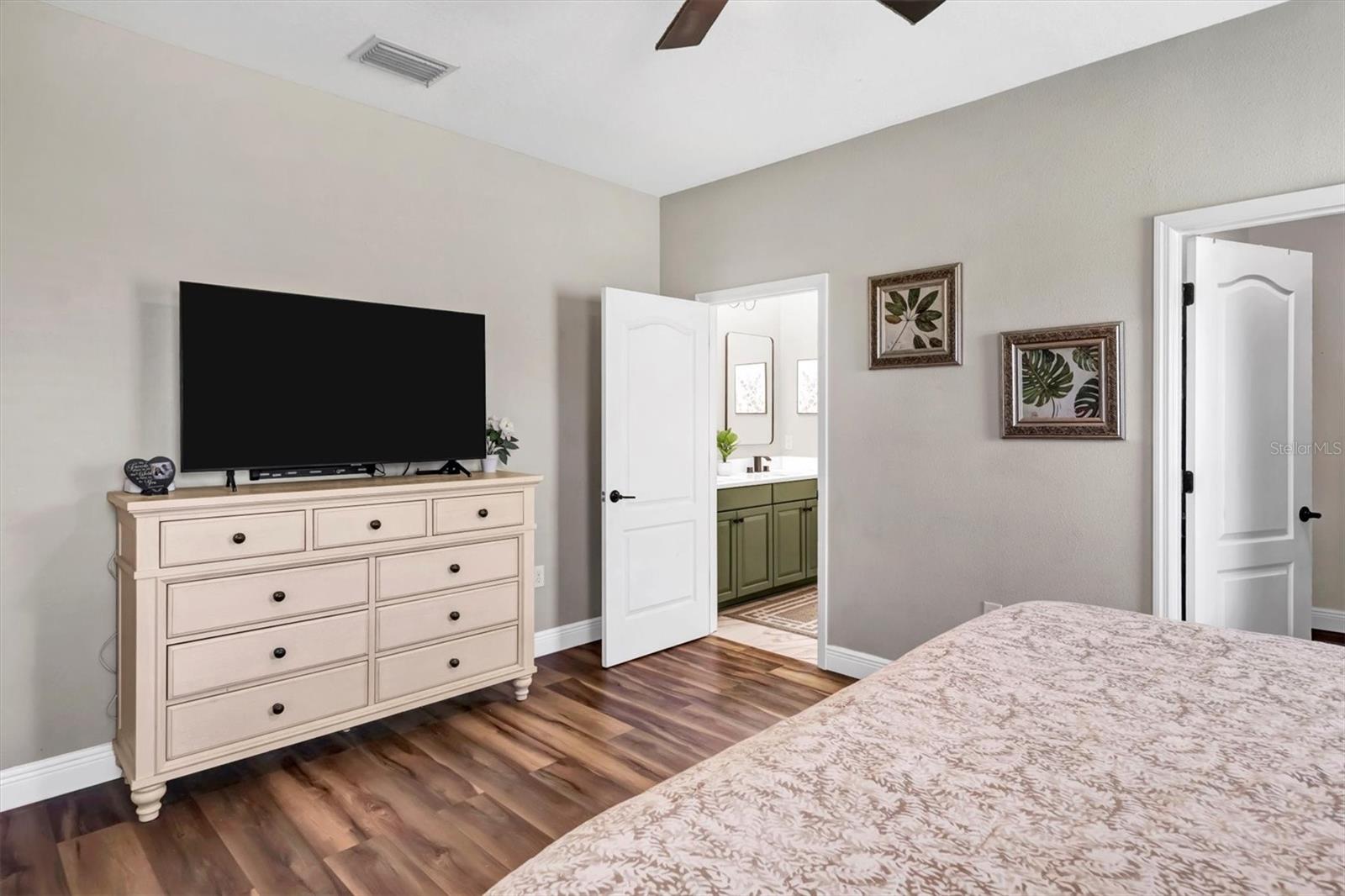 Image 21 of 70 For 1307 Thornbury Drive