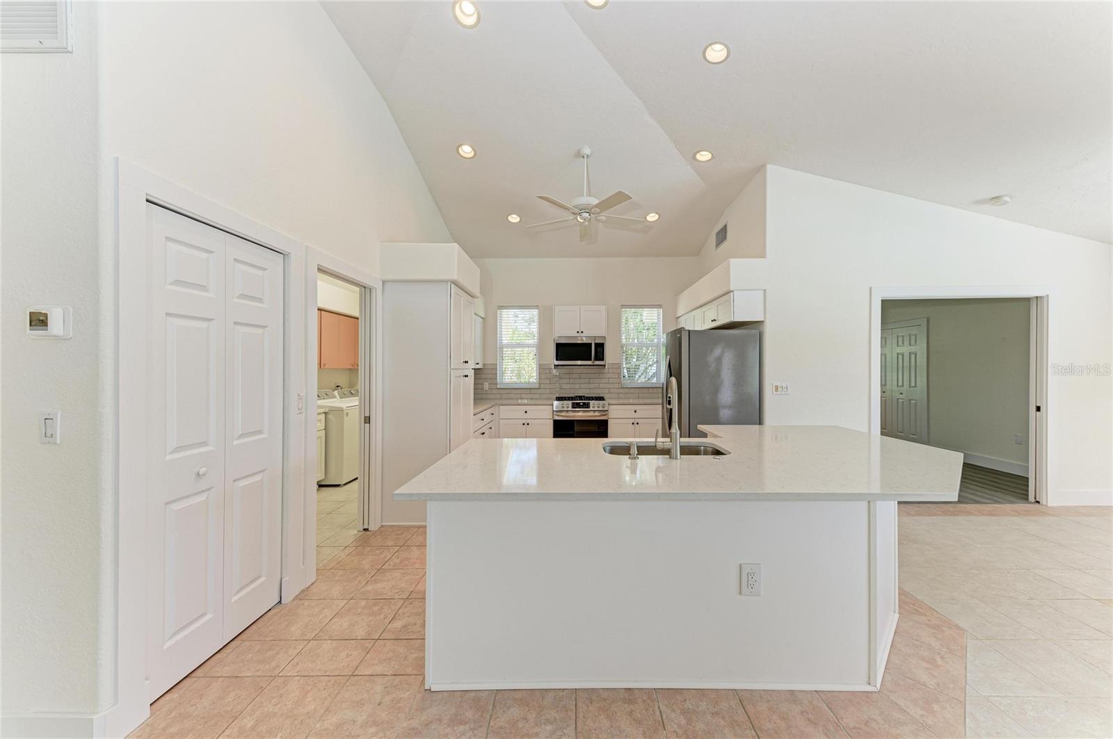 Image 17 of 60 For 11218 Rivers Bluff Circle