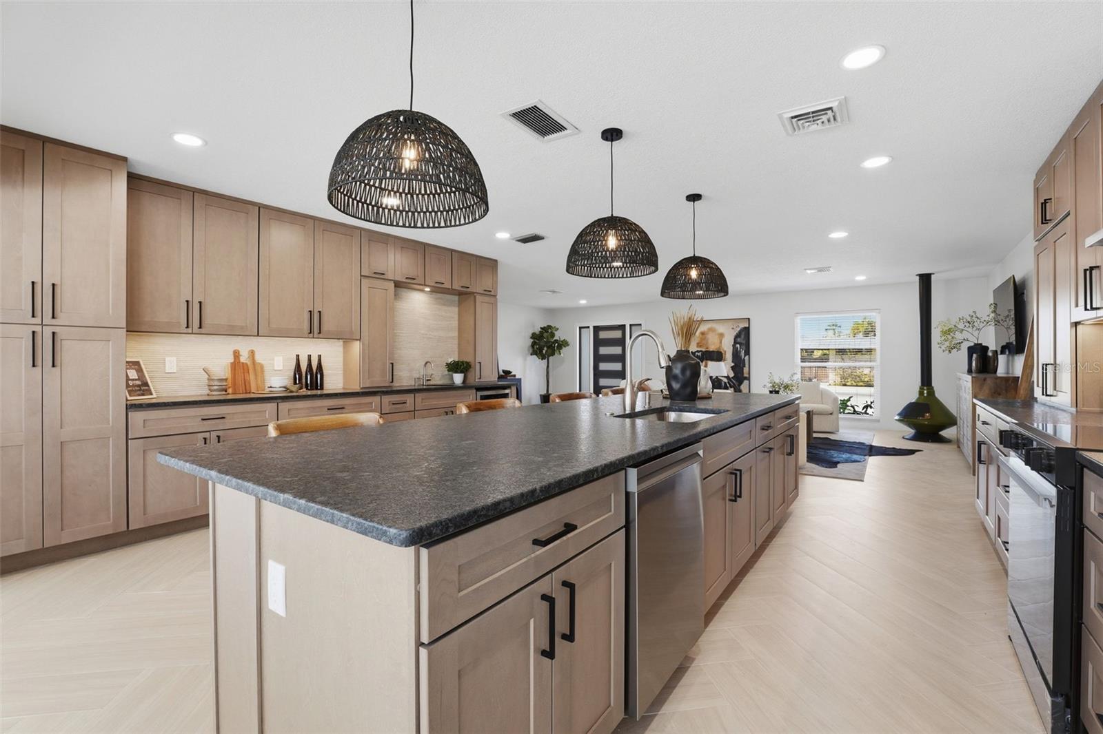 Image 21 of 61 For 501 65th Street