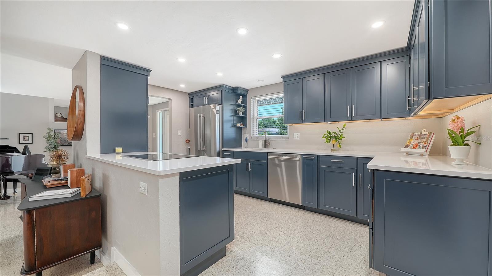 Image 19 of 57 For 2614 Croton Avenue