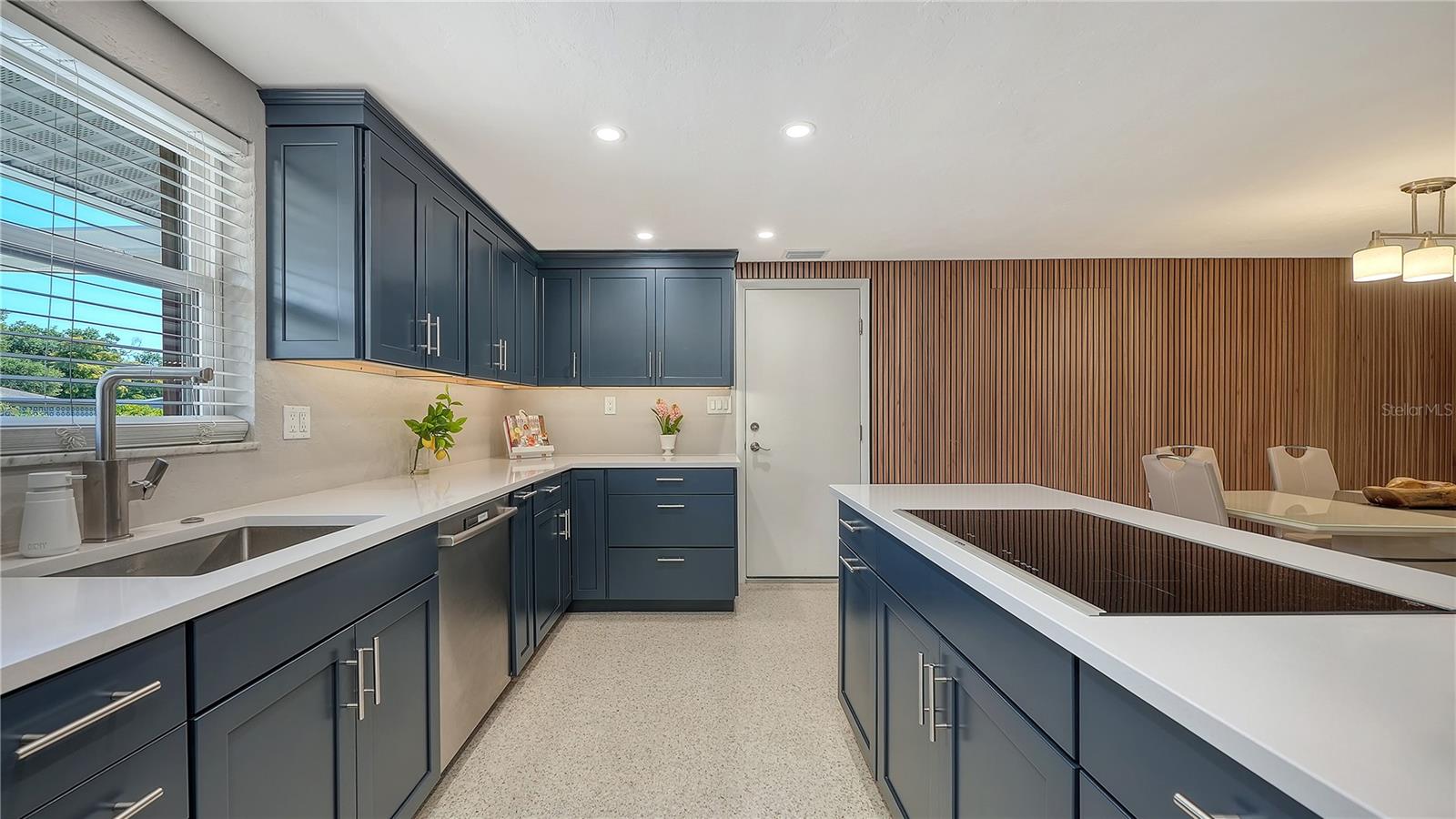 Image 22 of 57 For 2614 Croton Avenue