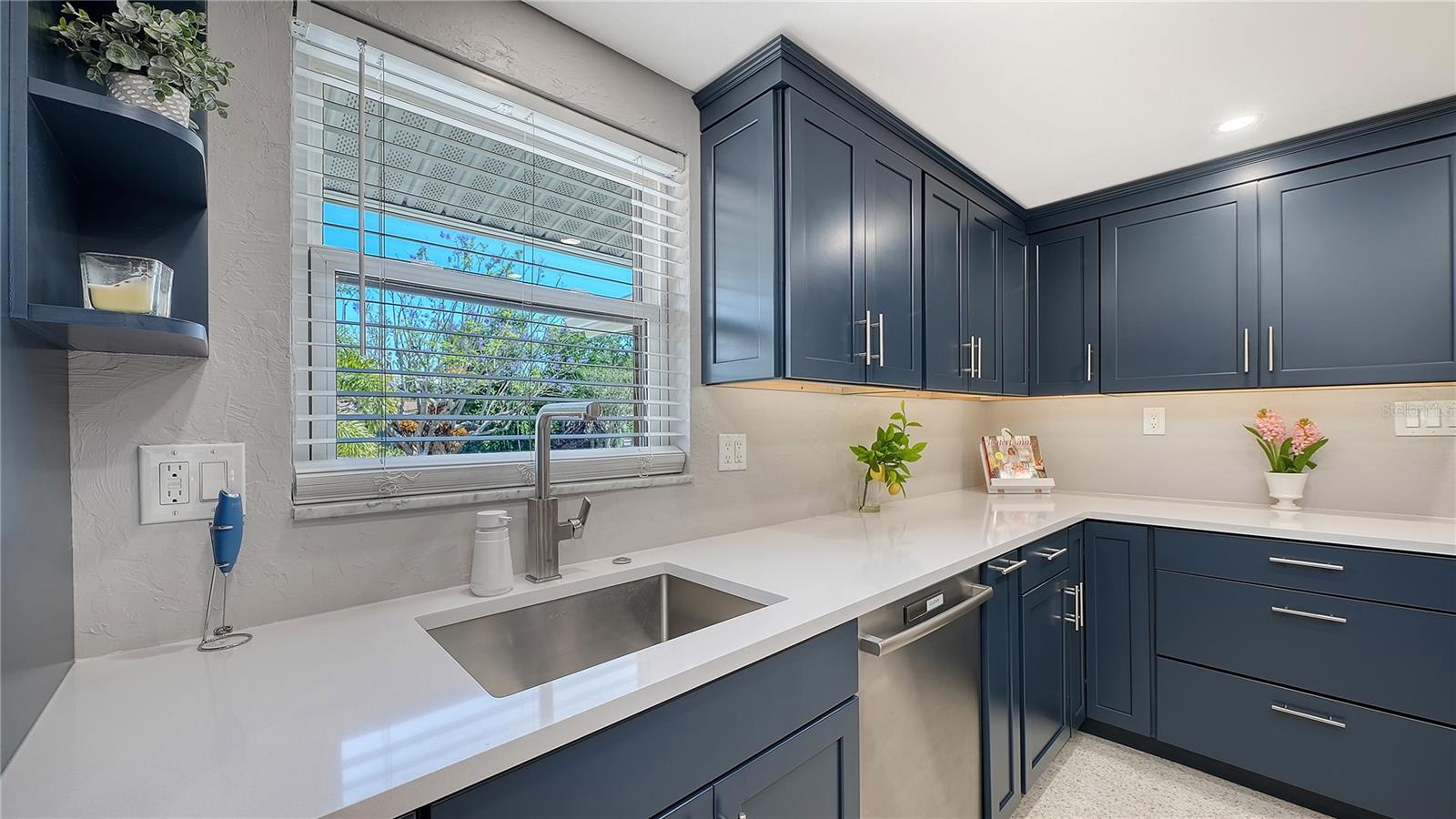 Image 23 of 57 For 2614 Croton Avenue