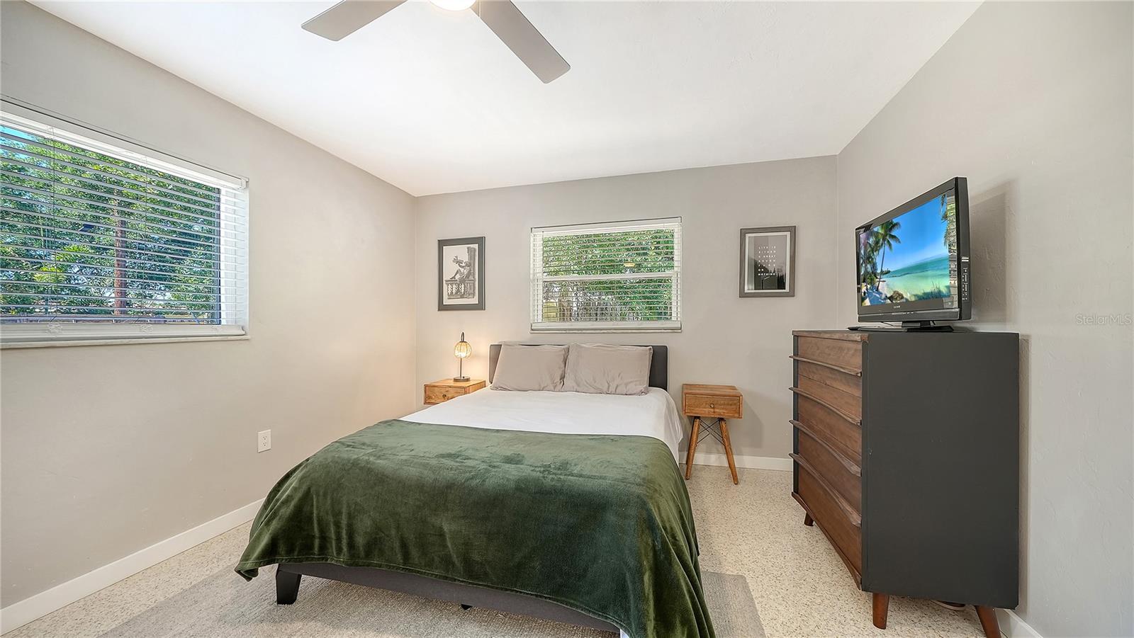 Image 39 of 57 For 2614 Croton Avenue