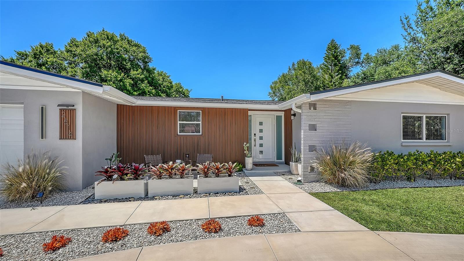 Image 4 of 57 For 2614 Croton Avenue