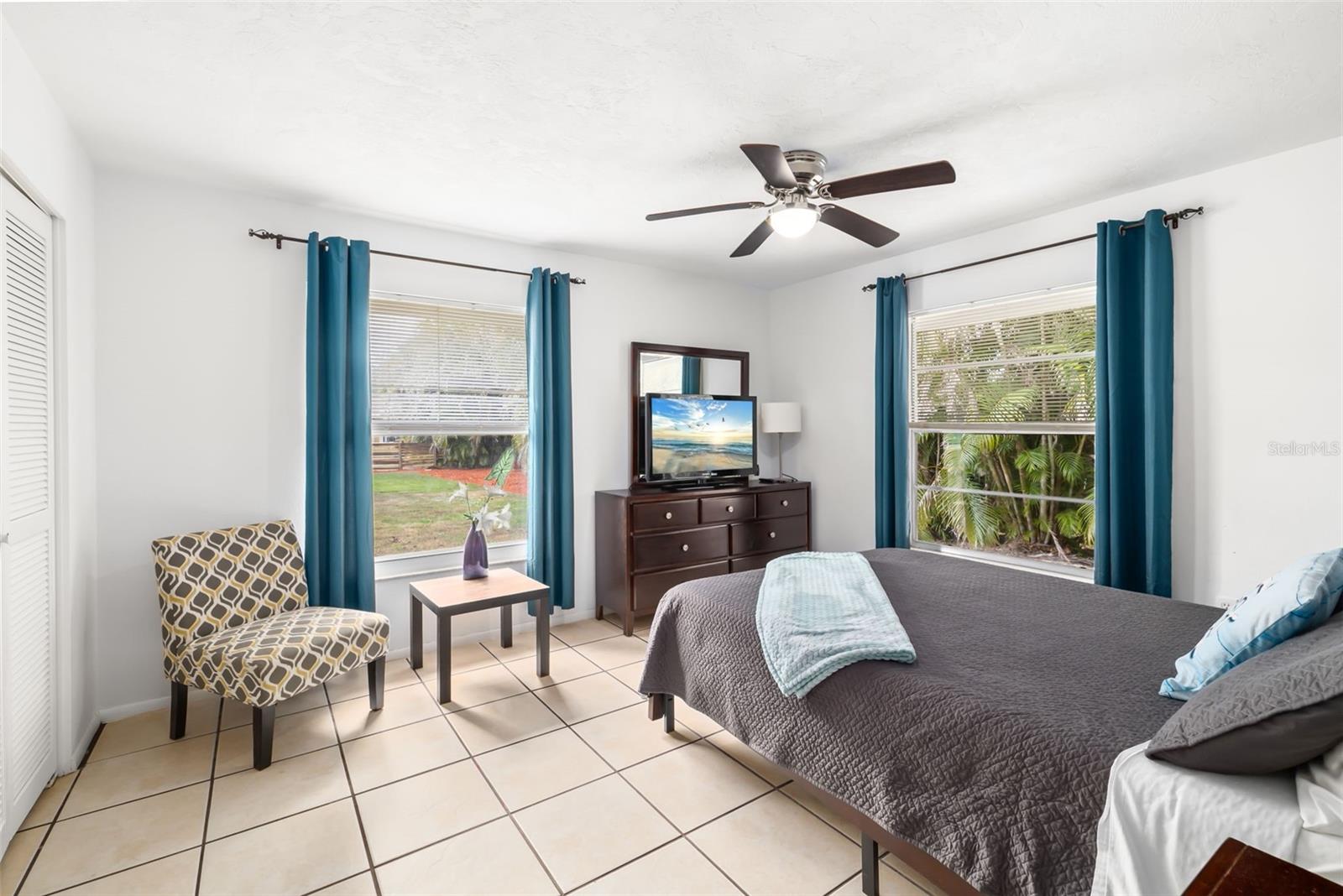 Image 13 of 62 For 4001 Groveland Avenue