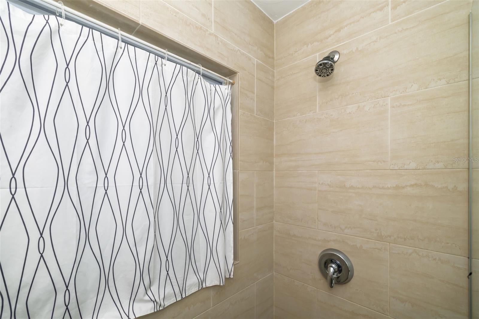 Image 18 of 62 For 4001 Groveland Avenue