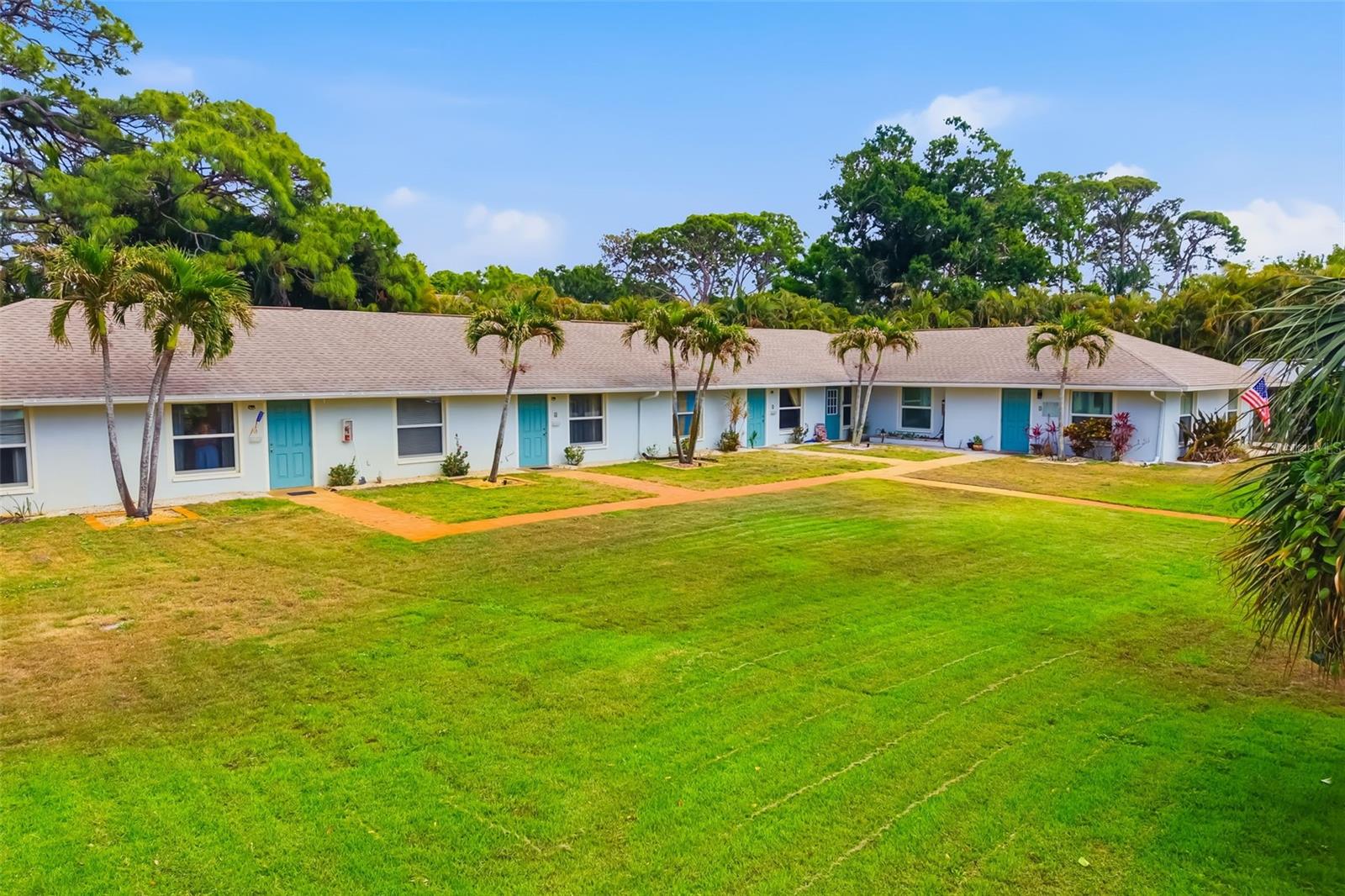 Image 2 of 62 For 4001 Groveland Avenue