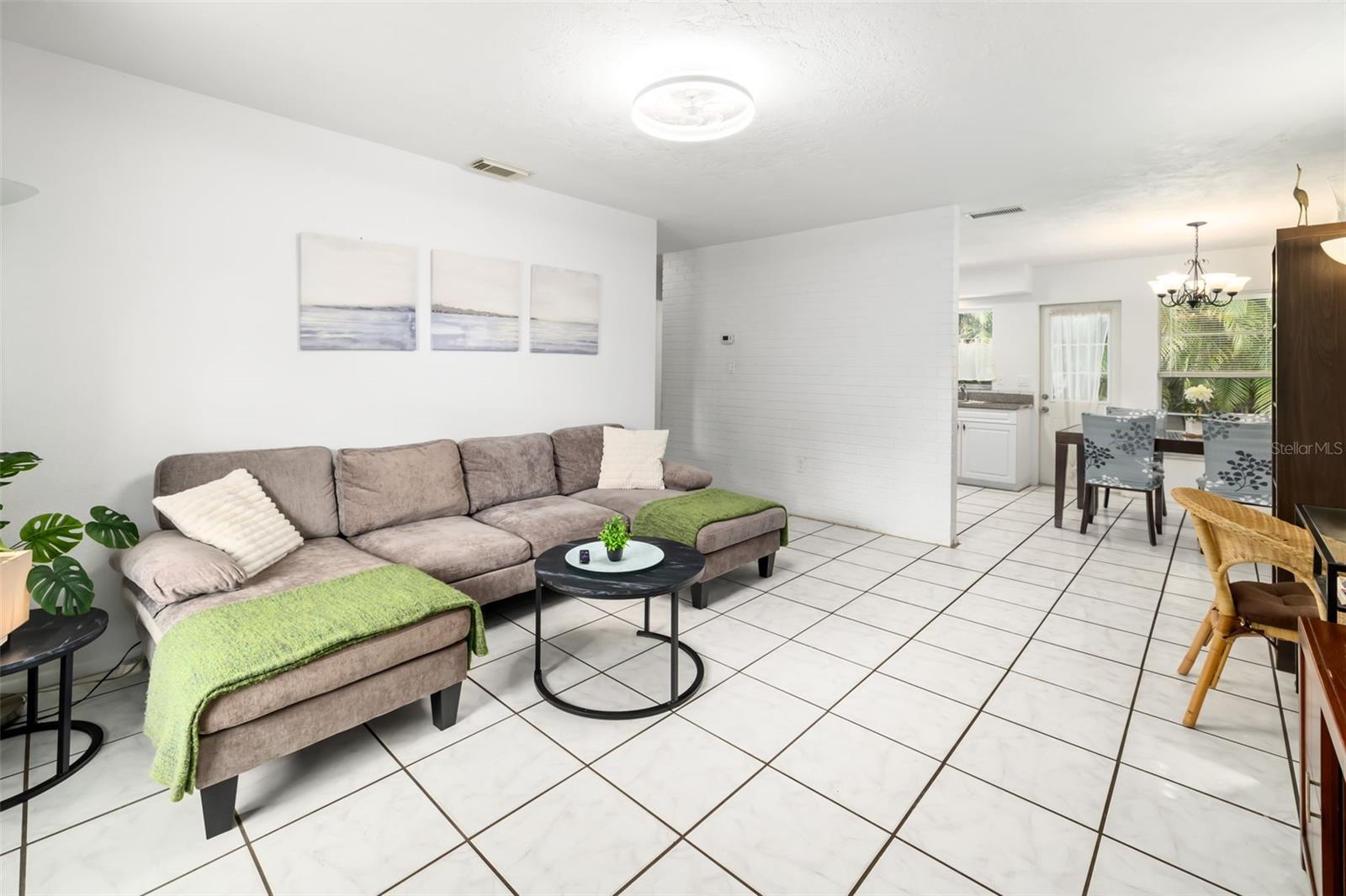 Image 6 of 62 For 4001 Groveland Avenue
