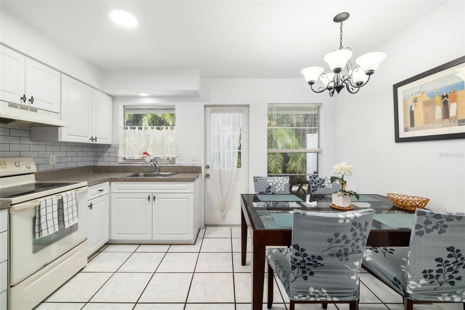 Image 8 of 62 For 4001 Groveland Avenue