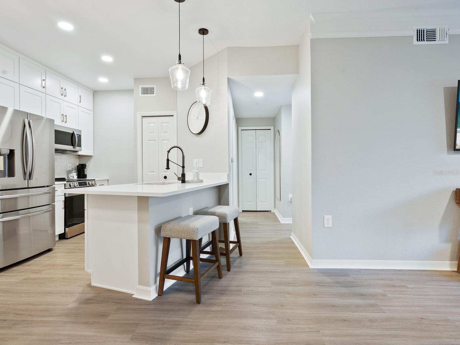 Image 3 of 27 For 5168 Northridge Road 102