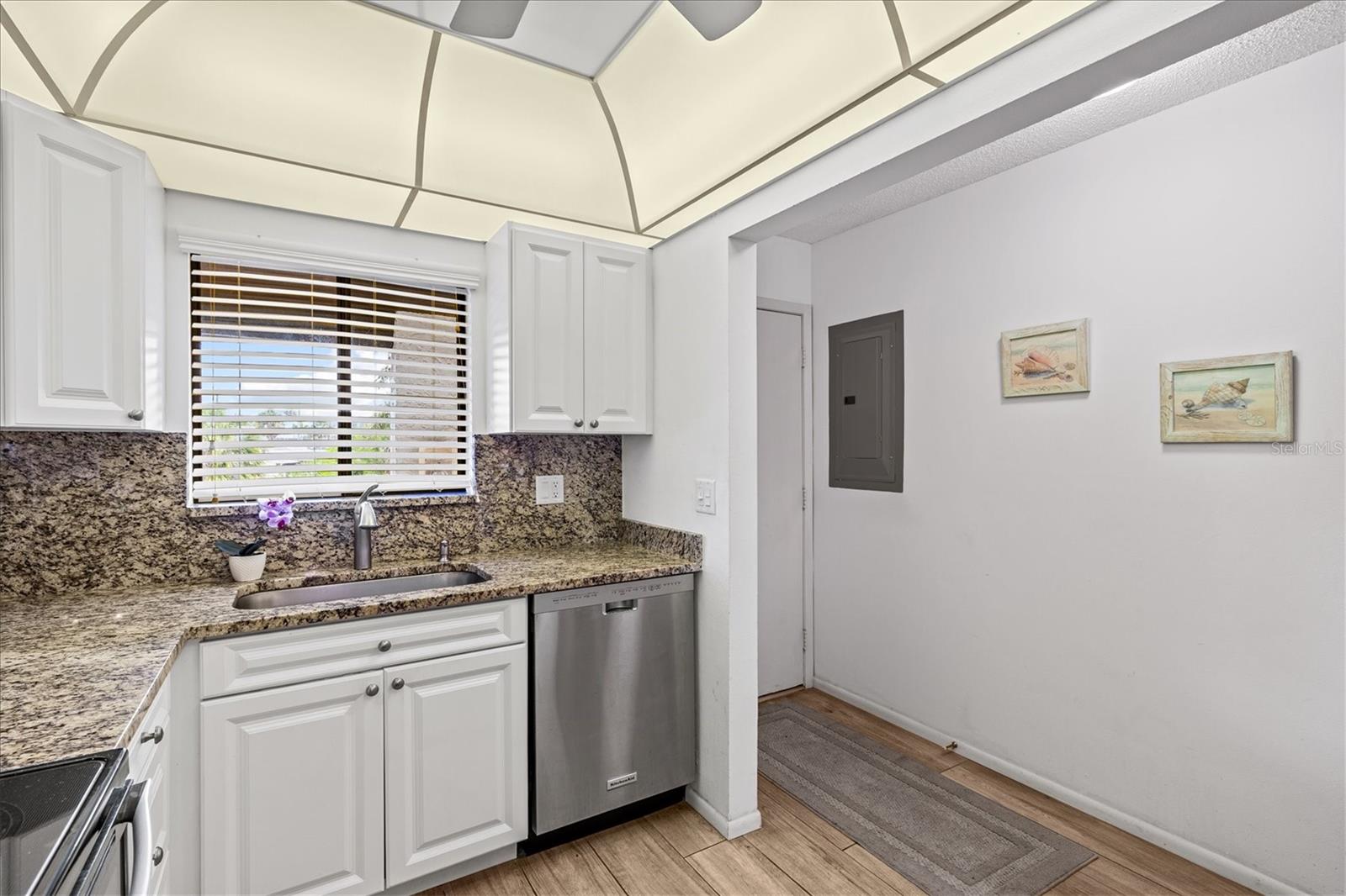 Image 11 of 100 For 1654 Stickney Point Road 54-201