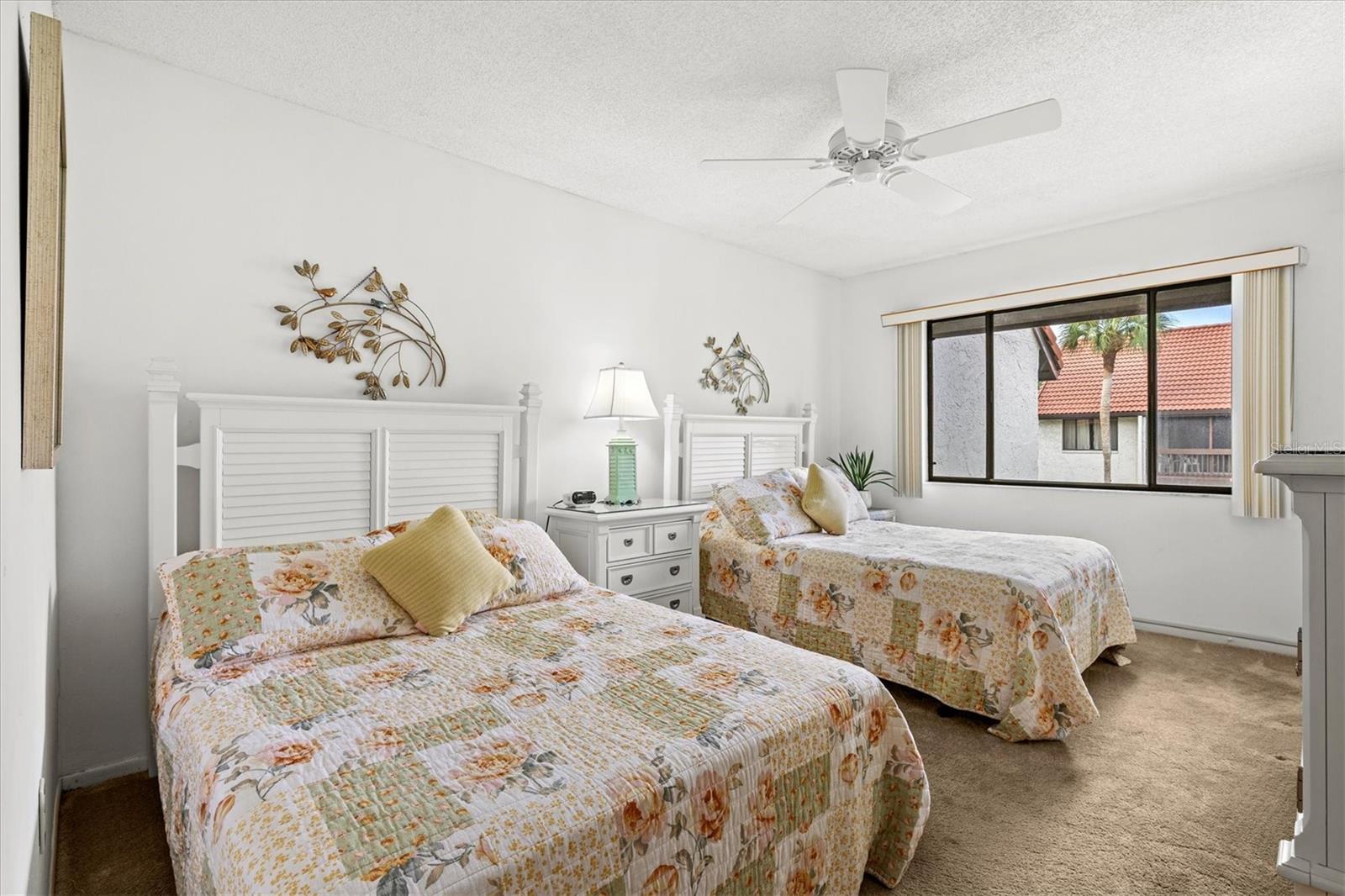 Image 25 of 100 For 1654 Stickney Point Road 54-201