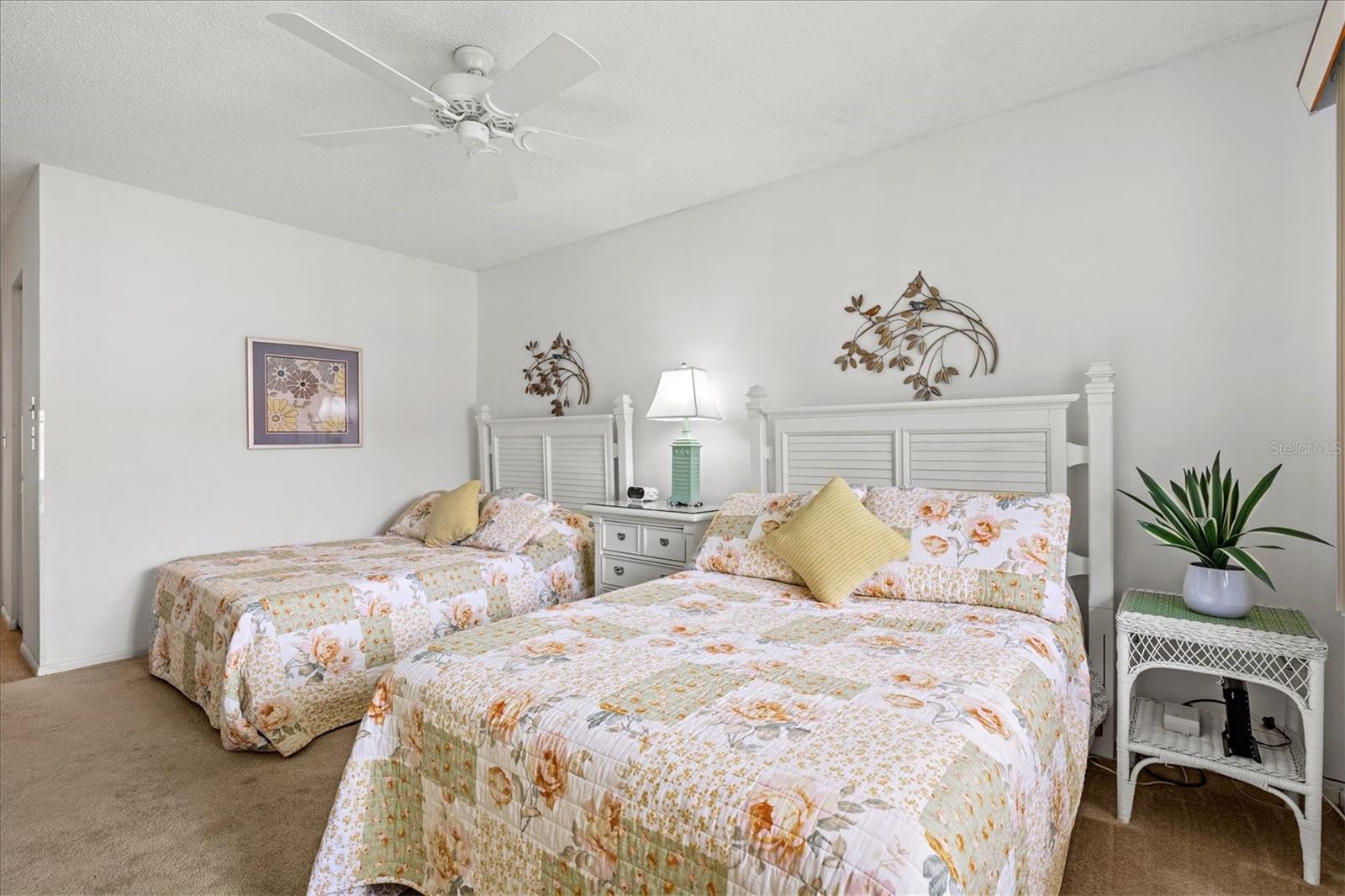 Image 26 of 100 For 1654 Stickney Point Road 54-201