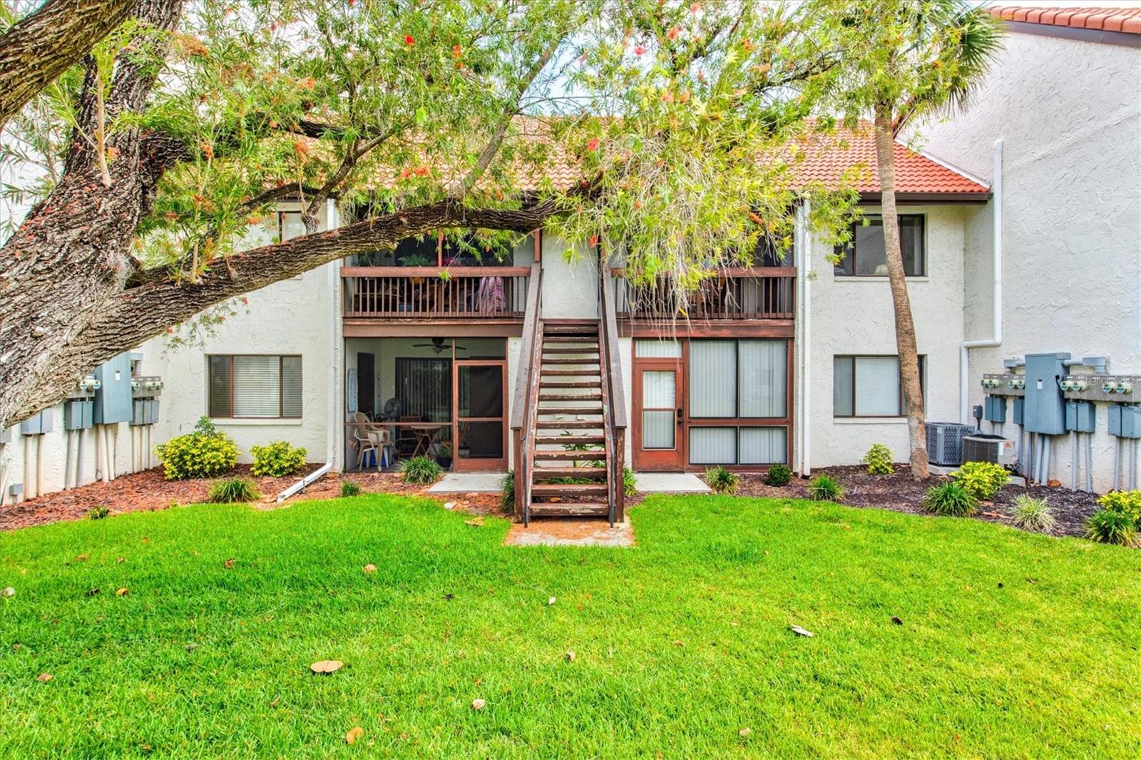 Image 40 of 100 For 1654 Stickney Point Road 54-201